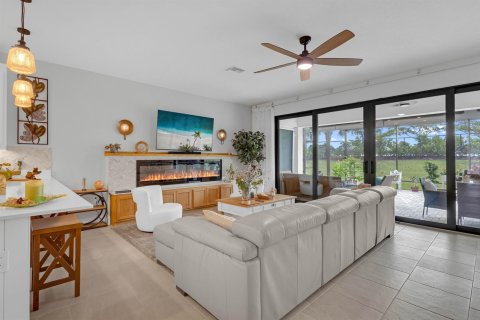House in Port St. Lucie, Florida 3 bedrooms, 162.86 sq.m. № 2409237 - photo 10