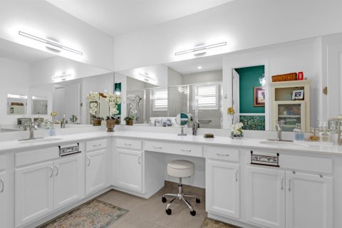 House in Port St. Lucie, Florida 3 bedrooms, 162.86 sq.m. № 2409237 - photo 22