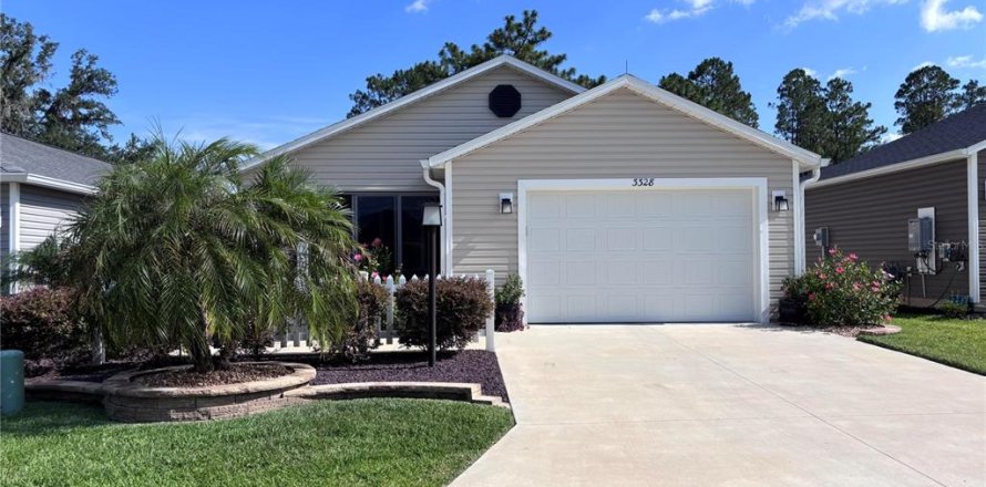 House in The Villages, Florida 2 bedrooms, 115.2 sq.m. № 1803609