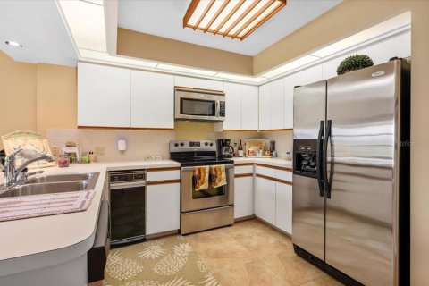 Condo in Sarasota, Florida, 2 bedrooms  № 1718840 - photo 15