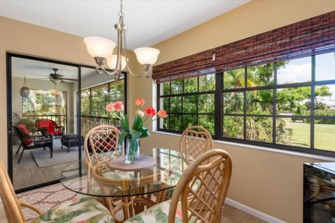 Condo in Sarasota, Florida, 2 bedrooms  № 1718840 - photo 10