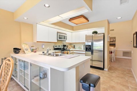 Condo in Sarasota, Florida, 2 bedrooms  № 1718840 - photo 11
