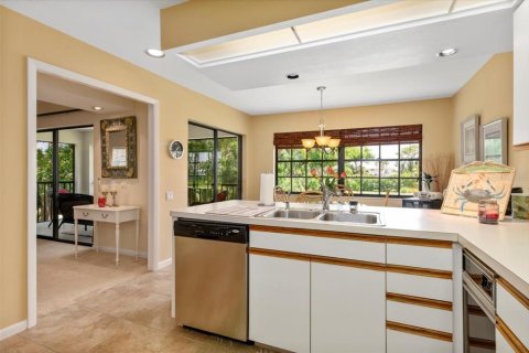 Condo in Sarasota, Florida, 2 bedrooms  № 1718840 - photo 14