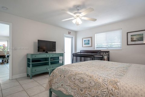 Casa en venta en Hollywood, Florida, 4 dormitorios, 146.14 m2 № 1834150 - foto 13