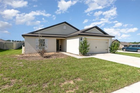 House in Dundee, Florida 3 bedrooms, 145.21 sq.m. № 1780332 - photo 3