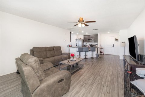 House in Dundee, Florida 3 bedrooms, 145.21 sq.m. № 1780332 - photo 4