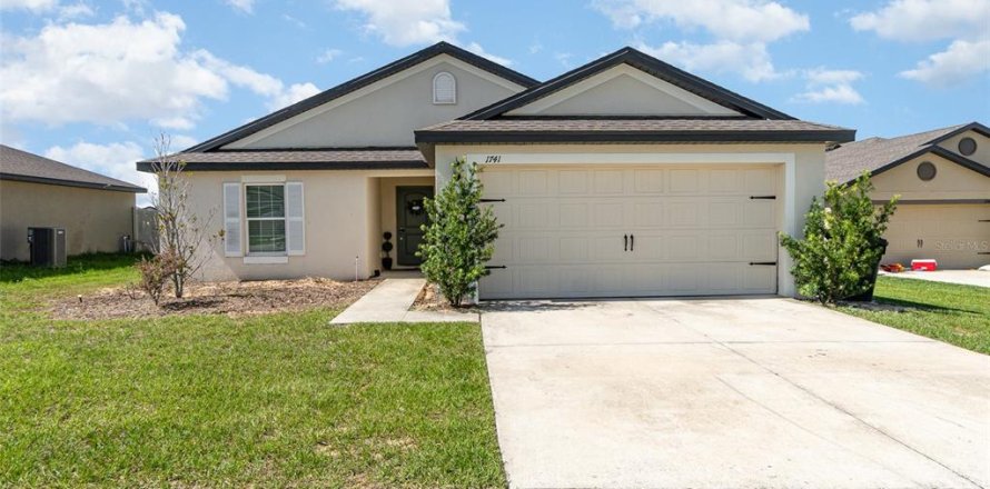 House in Dundee, Florida 3 bedrooms, 145.21 sq.m. № 1780332