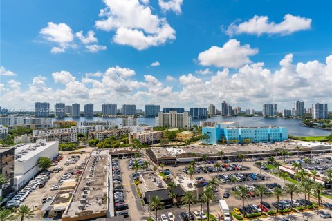 Condominio en venta en Sunny Isles Beach, Florida, 61.69 m2 № 2006092 - foto 16