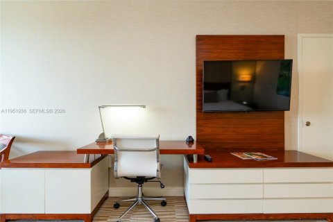 Condominio en venta en Sunny Isles Beach, Florida, 61.69 m2 № 2006092 - foto 8