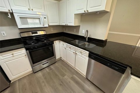 Condo in Orlando, Florida, 2 bedrooms  № 1829778 - photo 10