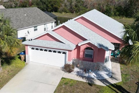 House in Kissimmee, Florida 4 bedrooms, 161.65 sq.m. № 1765334 - photo 2