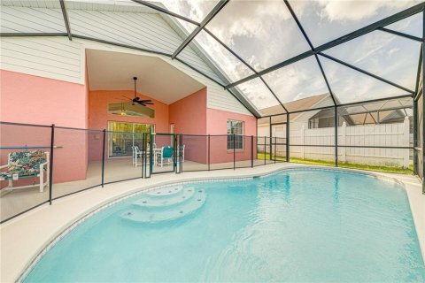 House in Kissimmee, Florida 4 bedrooms, 161.65 sq.m. № 1765334 - photo 1