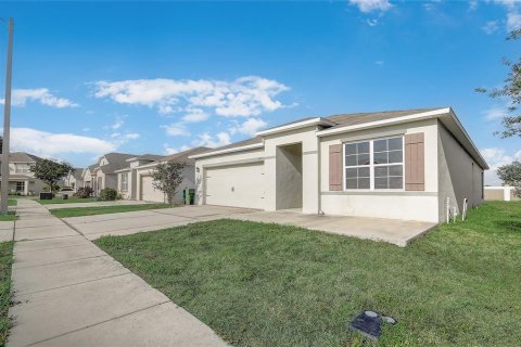 House in Eagle Lake, Florida 3 bedrooms, 159.61 sq.m. № 1687142 - photo 3