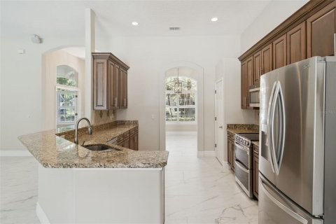 House in Windermere, Florida 5 bedrooms, 284.65 sq.m. № 2208742 - photo 16