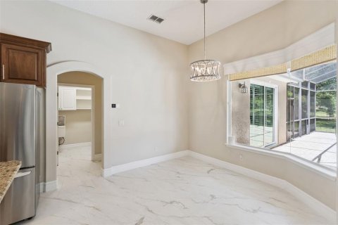 House in Windermere, Florida 5 bedrooms, 284.65 sq.m. № 2208742 - photo 18