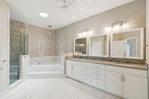House in Windermere, Florida 5 bedrooms, 284.65 sq.m. № 2208742 - photo 22