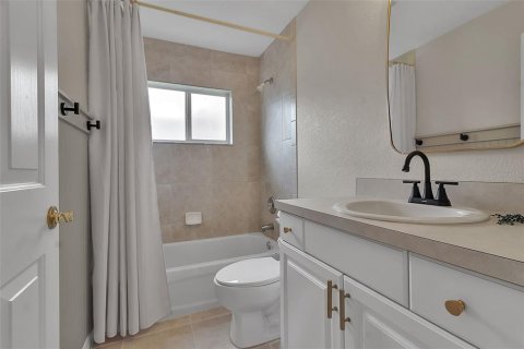 Villa ou maison à vendre à North Port, Floride: 3 chambres, 172.98 m2 № 1903050 - photo 22