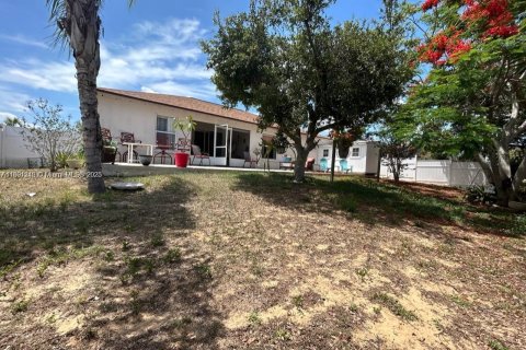 House in Davenport, Florida 3 bedrooms, 191.1 sq.m. № 1437802 - photo 23