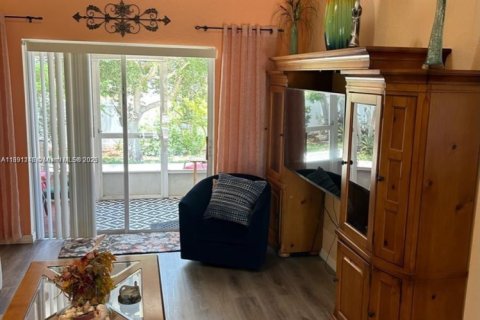 House in Davenport, Florida 3 bedrooms, 191.1 sq.m. № 1437802 - photo 12