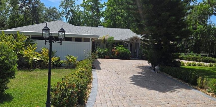 Villa ou maison à New Smyrna Beach, Floride 3 chambres, 175.49 m2 № 1675582