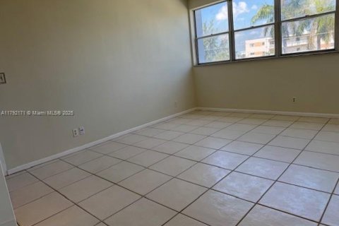 Copropriété à louer à Bay Harbor Islands, Floride: 1 chambre, 96.62 m2 № 1656481 - photo 9