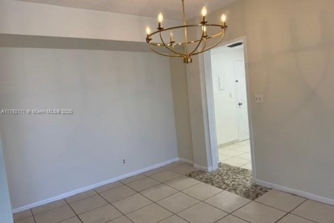 Copropriété à louer à Bay Harbor Islands, Floride: 1 chambre, 96.62 m2 № 1656481 - photo 4