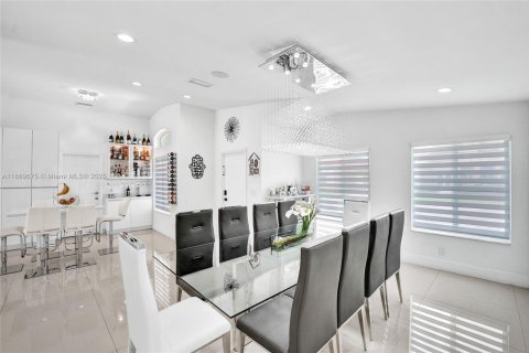 Casa en venta en Davie, Florida, 4 dormitorios, 180.97 m2 № 1979417 - foto 14