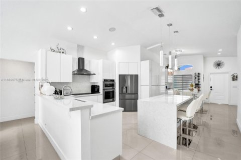 Casa en venta en Davie, Florida, 4 dormitorios, 180.97 m2 № 1979417 - foto 24