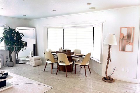 Casa en venta en Homestead, Florida, 3 dormitorios, 156.08 m2 № 1865764 - foto 3