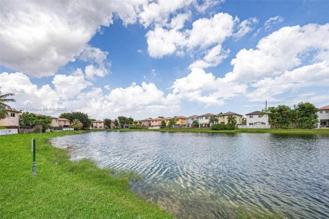 House in Homestead, Florida 3 bedrooms, 111.48 sq.m. № 1752671 - photo 28
