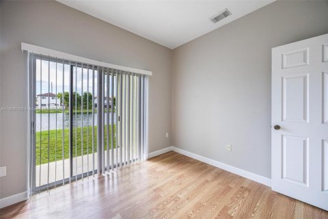 House in Homestead, Florida 3 bedrooms, 111.48 sq.m. № 1752671 - photo 13