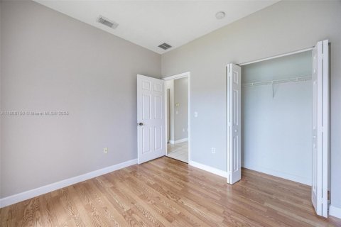 House in Homestead, Florida 3 bedrooms, 111.48 sq.m. № 1752671 - photo 19