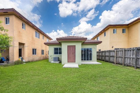 House in Homestead, Florida 3 bedrooms, 111.48 sq.m. № 1752671 - photo 27