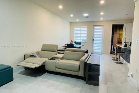 Townhouse in LANDMARK in Doral, Florida 4 bedrooms, 168.34 sq.m. № 2064144 - photo 17