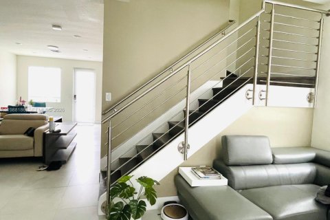 Townhouse in LANDMARK in Doral, Florida 4 bedrooms, 168.34 sq.m. № 2064144 - photo 15