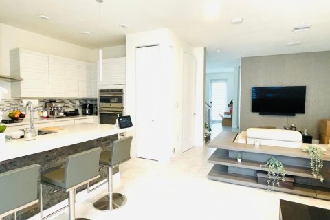 Townhouse in LANDMARK in Doral, Florida 4 bedrooms, 168.34 sq.m. № 2064144 - photo 16