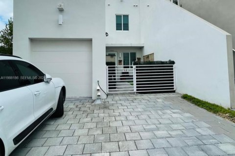 Townhouse in LANDMARK in Doral, Florida 4 bedrooms, 168.34 sq.m. № 2064144 - photo 6