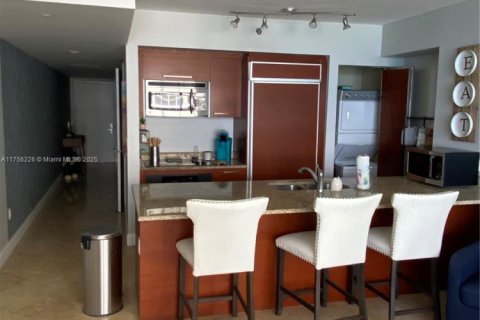 Condominio en venta en Hallandale Beach, Florida, 1 dormitorio, 78.41 m2 № 1715651 - foto 10