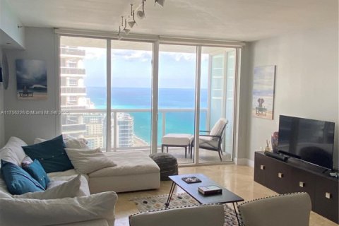 Condominio en venta en Hallandale Beach, Florida, 1 dormitorio, 78.41 m2 № 1715651 - foto 11