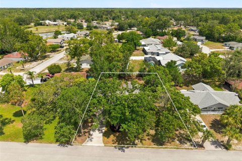 House in Weeki Wachee, Florida 3 bedrooms, 124.49 sq.m. № 2208286 - photo 24