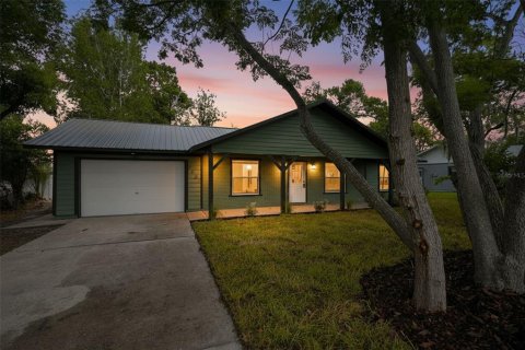 House in Weeki Wachee, Florida 3 bedrooms, 124.49 sq.m. № 2208286 - photo 30
