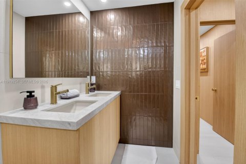 Condo in Boynton Beach, Florida, 2 bedrooms  № 2046159 - photo 11