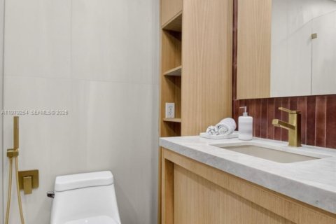 Condo in Boynton Beach, Florida, 2 bedrooms  № 2046159 - photo 18