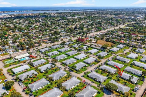 Condo in Boynton Beach, Florida, 2 bedrooms  № 2046159 - photo 26