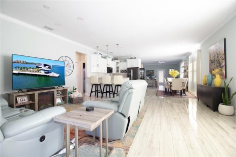 Casa en venta en Saint Petersburg, Florida, 3 dormitorios, 173.63 m2 № 1803577 - foto 11