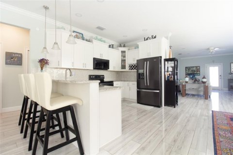 Casa en venta en Saint Petersburg, Florida, 3 dormitorios, 173.63 m2 № 1803577 - foto 8