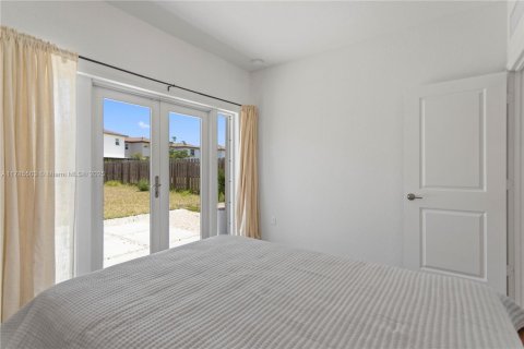 House in Miami, Florida 5 bedrooms, 207.45 sq.m. № 1638574 - photo 26