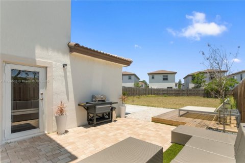 House in Miami, Florida 5 bedrooms, 207.45 sq.m. № 1638574 - photo 29