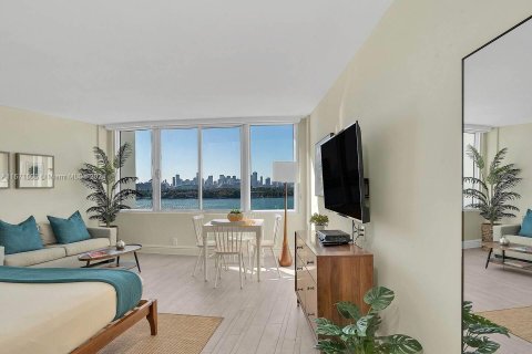 Copropriété à vendre à Miami Beach, Floride: 44.31 m2 № 1959868 - photo 1