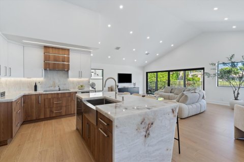 Villa ou maison à vendre à Boca Raton, Floride: 3 chambres, 309.18 m2 № 2431319 - photo 16